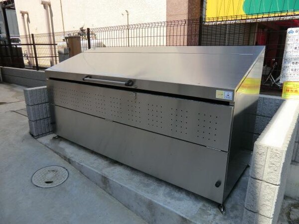 共有部分(敷地内のゴミステーション)