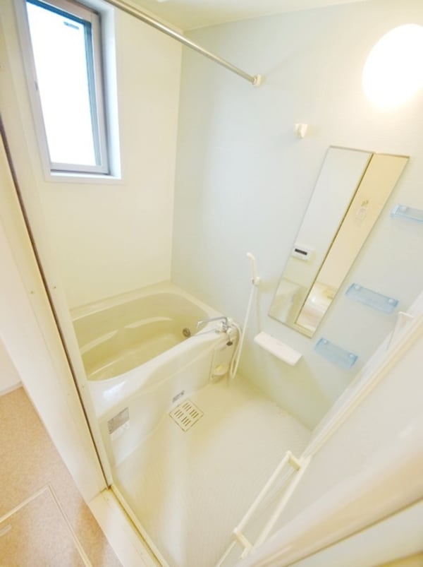 バス／シャワールーム等(浴室乾燥機能付きお風呂)