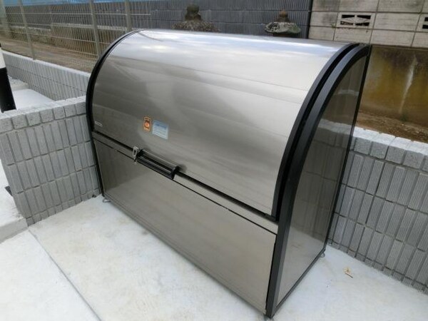 共有部分(入居者専用のダストボックス)