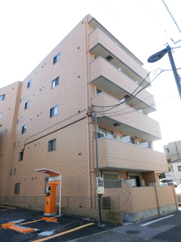 外観(重厚なマンションです)