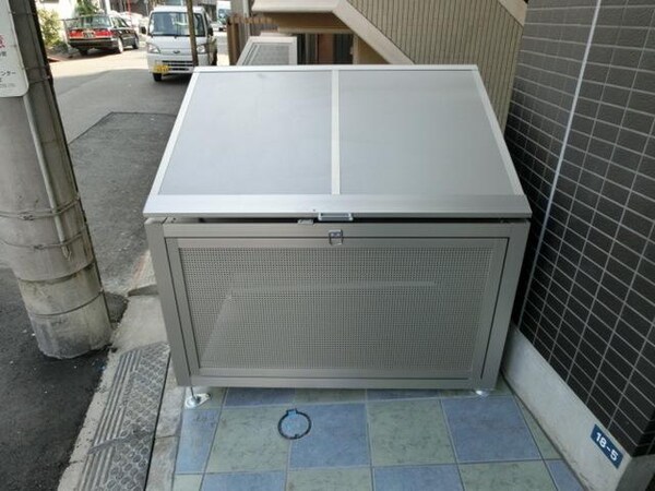 共有部分(専用ダストボックス)