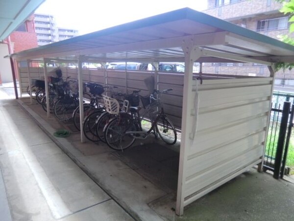 共有部分(敷地内の屋根付駐輪場)