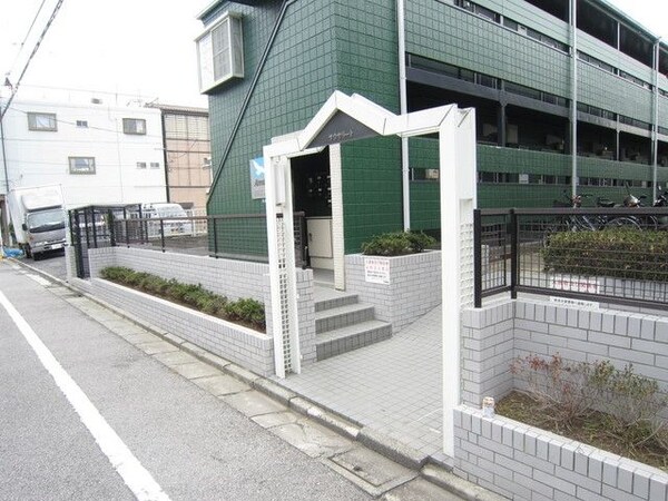 エントランス(篠崎駅徒歩１５分・篠崎公園徒歩５分)