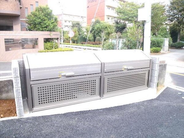 共有部分(敷地内ゴミ置き場)