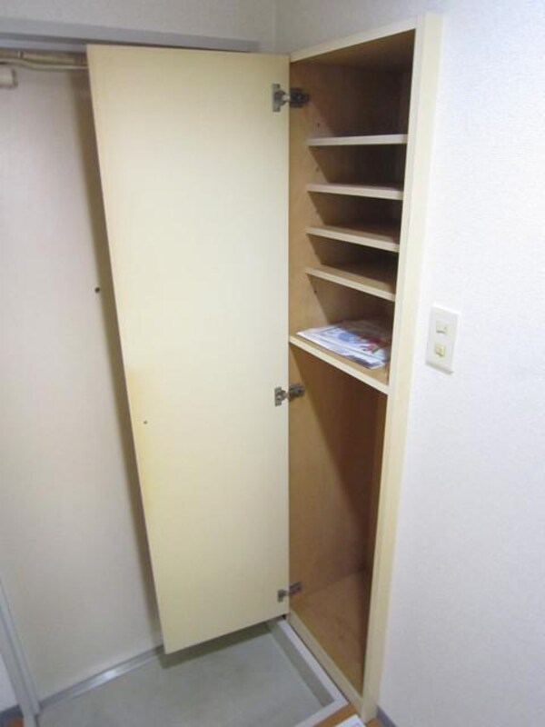 玄関(可動式棚月シューズＢＯＸ)