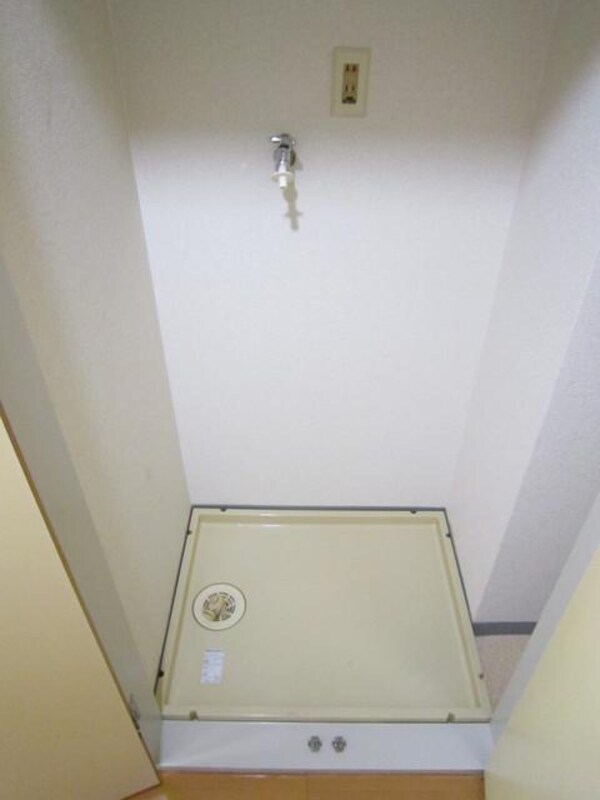 設備(室内洗濯機置場)