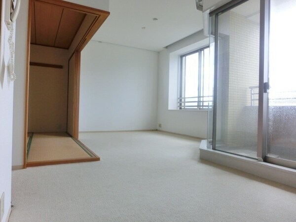 その他室内・内装(別角度より見た室内)