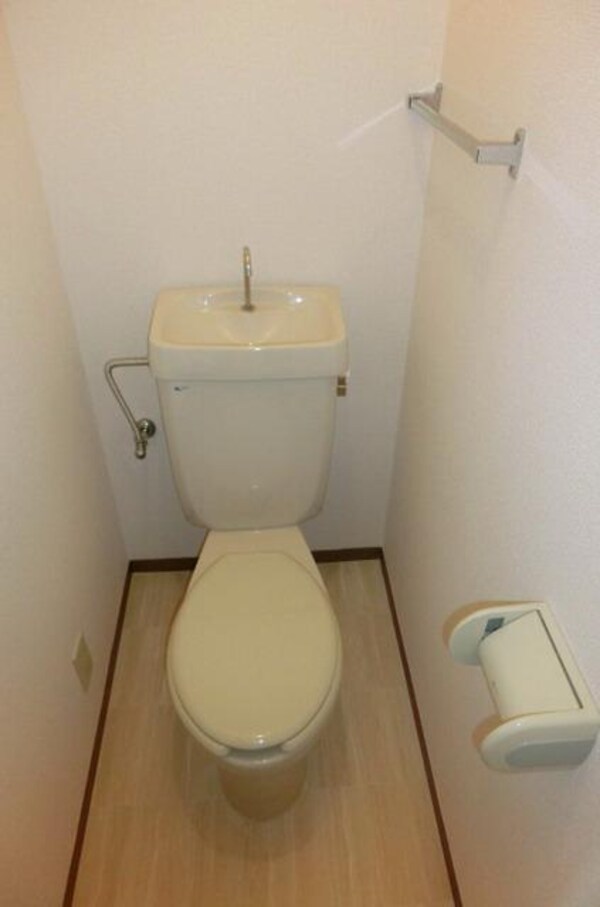 トイレ(清潔感のあるトイレです)