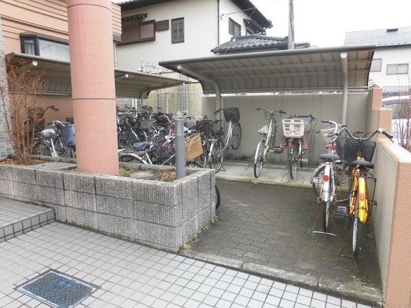 共有部分(敷地内駐輪場)