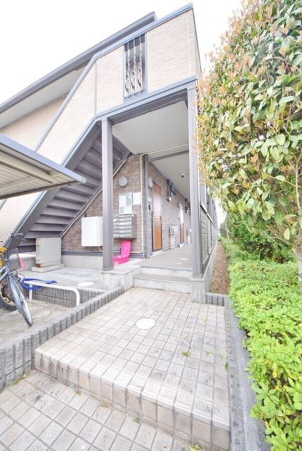 エントランス(お部屋探しはタウンハウジング千葉店にお任せ下さい♪)