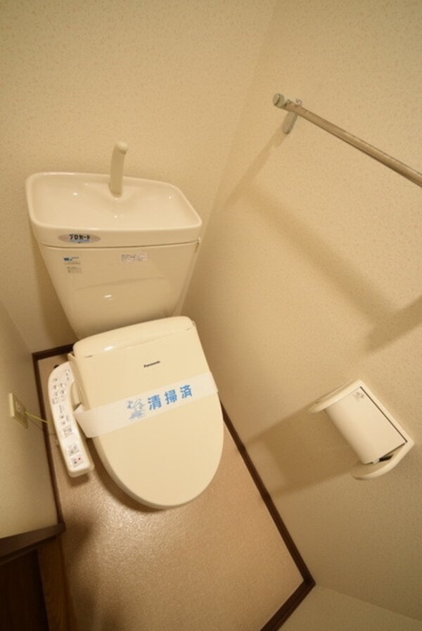 トイレ(温水洗浄便座付)