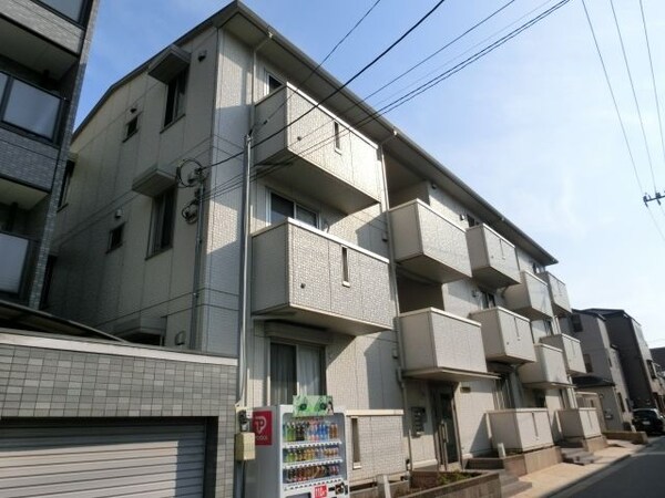 外観(軽量鉄骨造3階建の物件です)