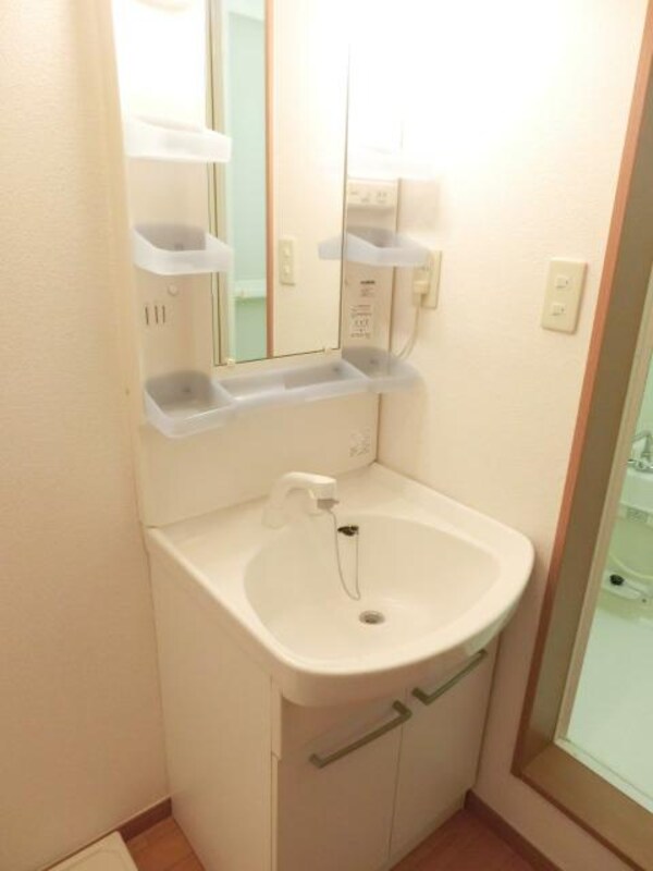洗面(便利な独立洗面台です。)
