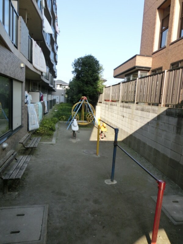 外観(敷地内に公園もございます)