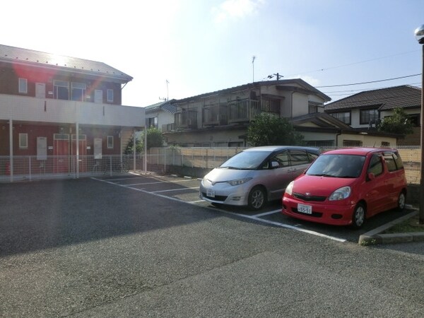 その他(敷地内駐車場完備)