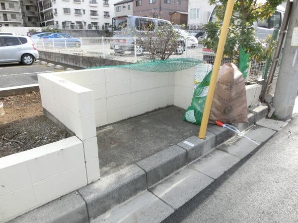 共有部分(敷地内のゴミステーション)