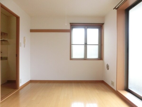 リビング・居室(明るい２面採光・角部屋です。)