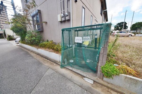 共有部分(入居者専用ゴミステーション)