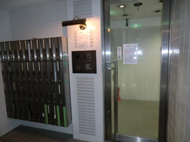 物件内観写真3　(オートロックです)