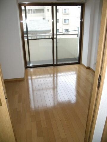 物件内観写真6　(明るい室内)