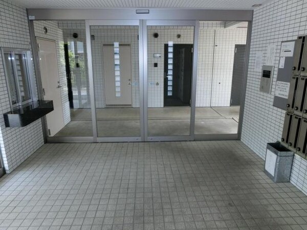 エントランス(エントランス)