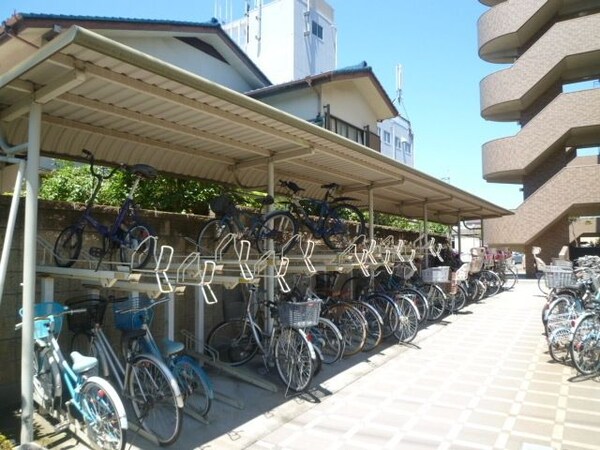 共有部分(屋根付き駐輪場です。)
