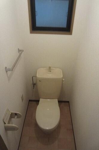 物件内観写真6　(トイレには窓付きです。)