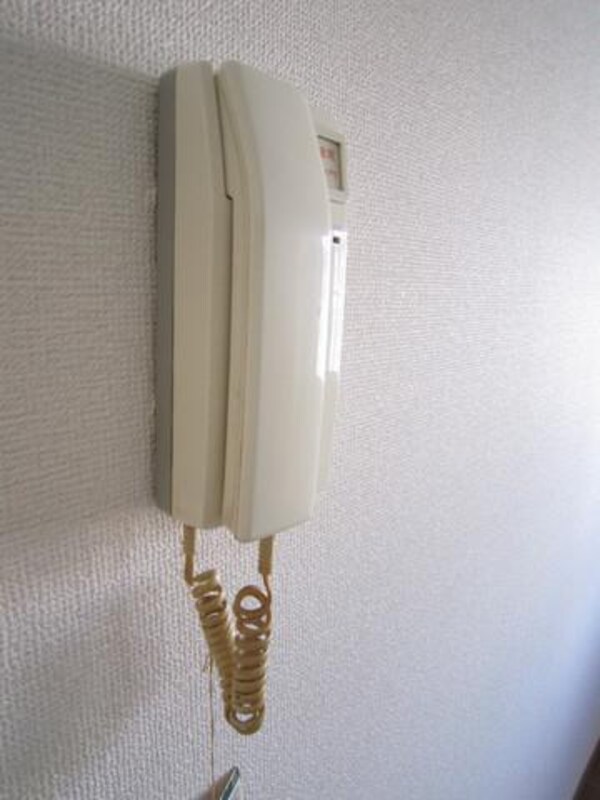 設備(インターホンです)