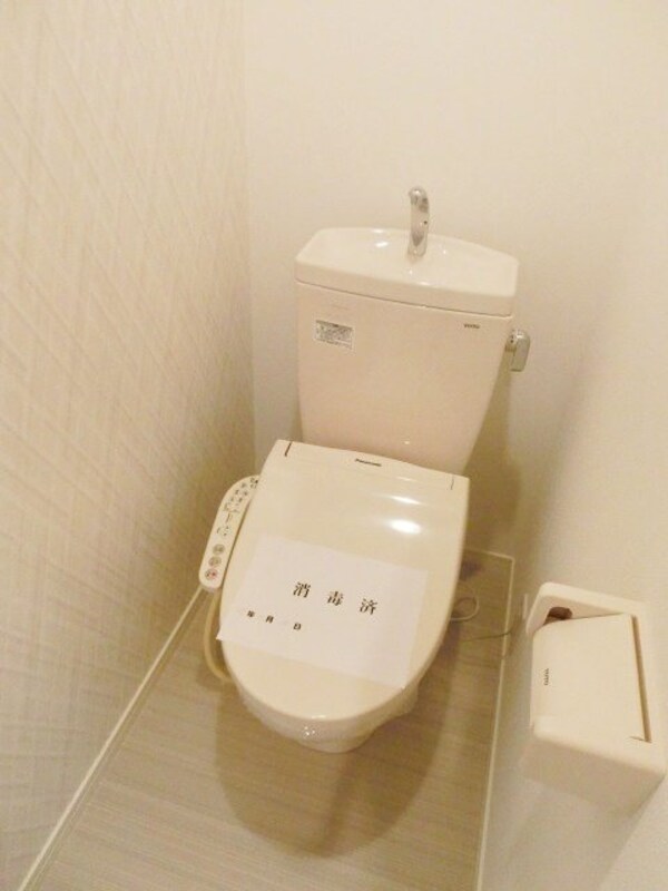 トイレ(清潔感ありますね)