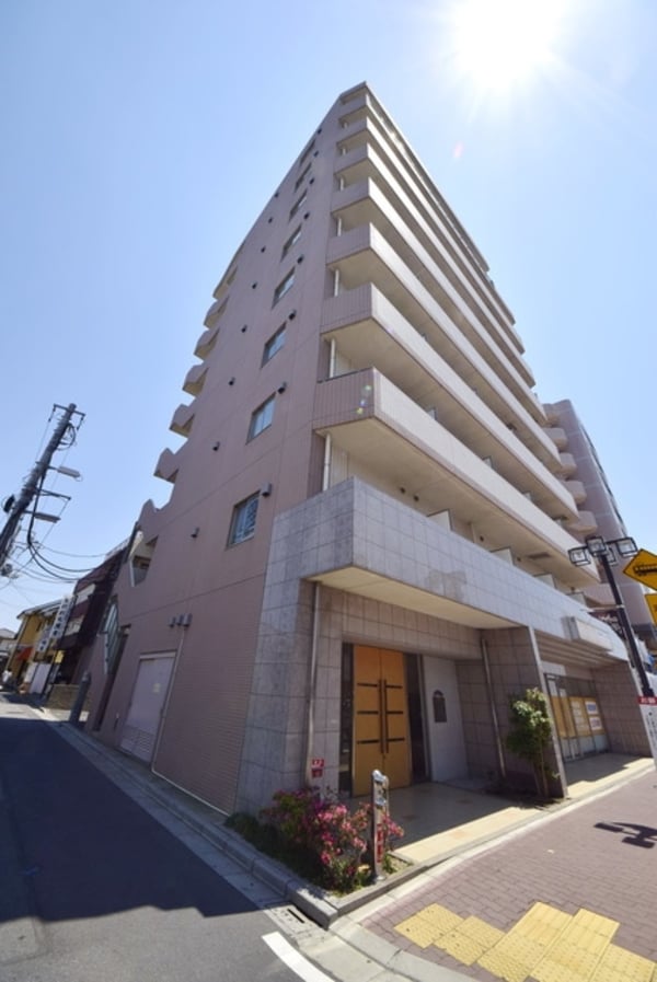 外観(道路沿いの物件です。)