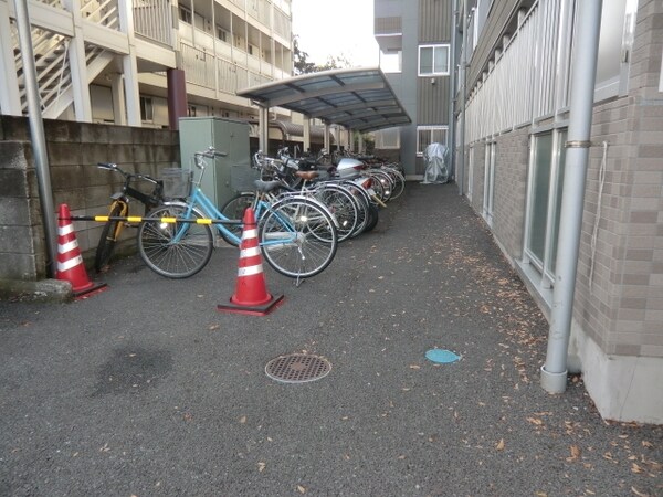 駐車場(共用駐輪場です)