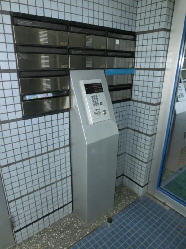 共有部分(オートロック付き)