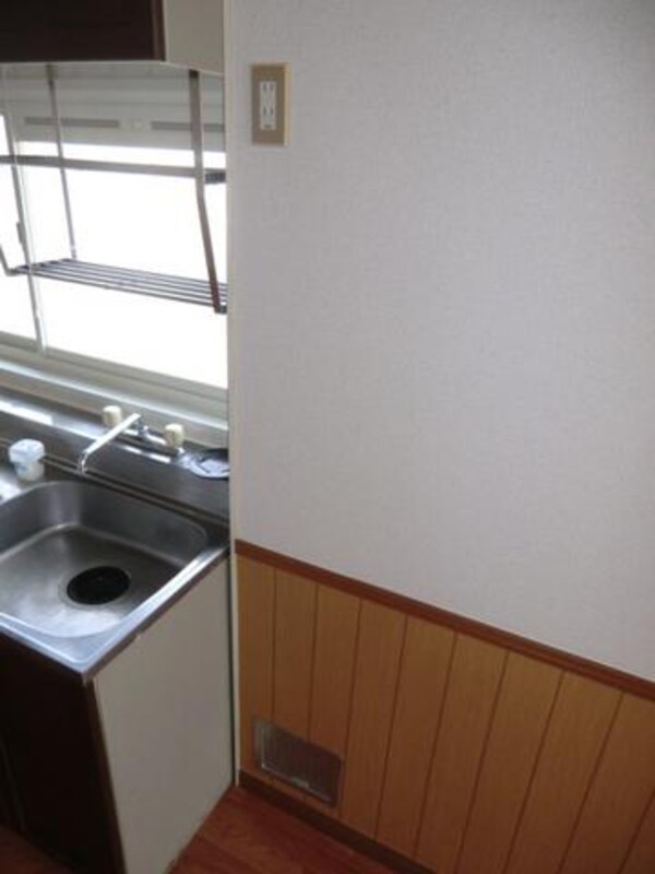 設備(冷蔵庫置き場)