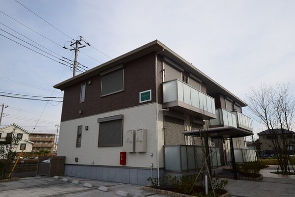 外観(積水ハウス施工。オートロック付き。)