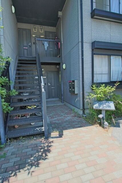 物件内観写真16　(広めのエントランス)