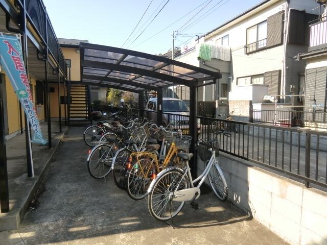 物件内観写真19　(敷地内駐輪場)