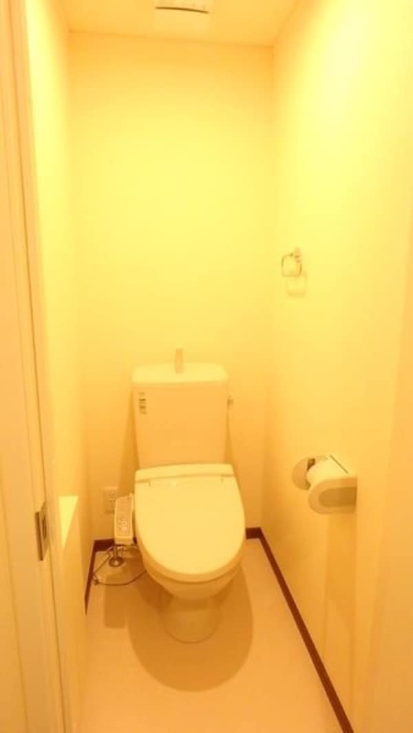 トイレ(ウォシュレット付き)