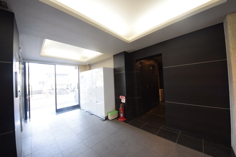 物件内観写真17　(エントランス)