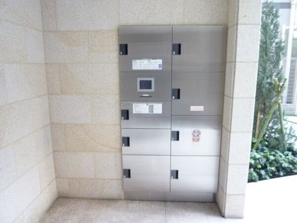 外観(周辺施設も充実)