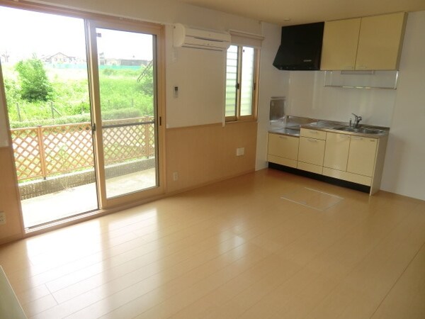 リビング・居室(明るい室内)