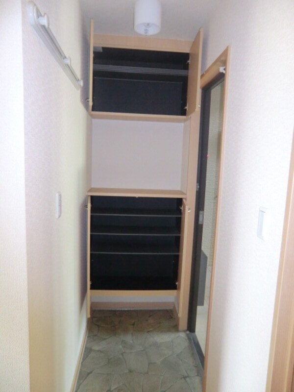 玄関(シューズボックス)