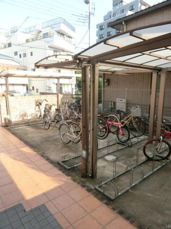 共有部分(屋根付き駐輪場)