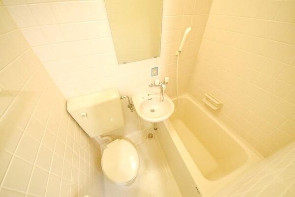 バス／シャワールーム等(3点ユニットバス)