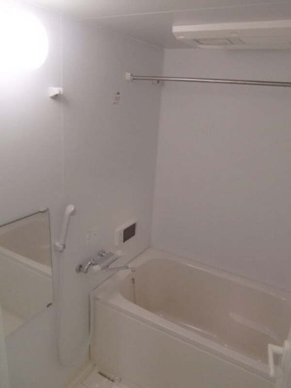 バス／シャワールーム等(TV付きのバスルーム。)