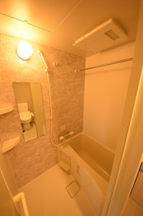 バス／シャワールーム等(浴室乾燥機付きバス)