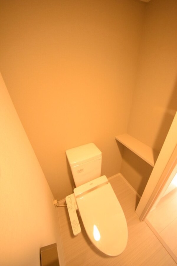 トイレ(温水洗浄便座付き)