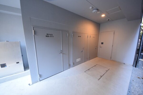 その他(敷地内ごみ置き場)