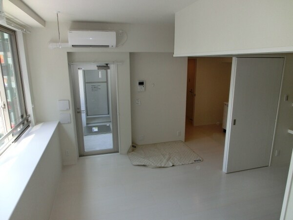 リビング・居室(南面11帖LDK　日当たり良好　)