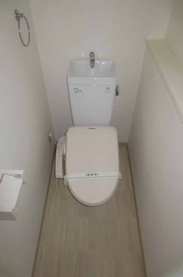 トイレ(ウォシュレット完備。)