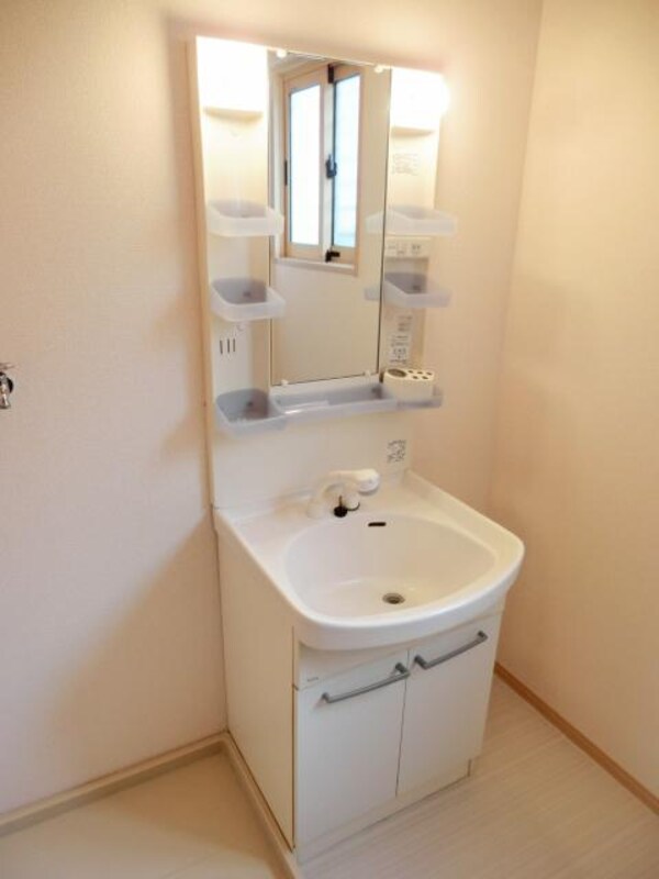 洗面(シャンプードレッサー、独立洗面所完備)